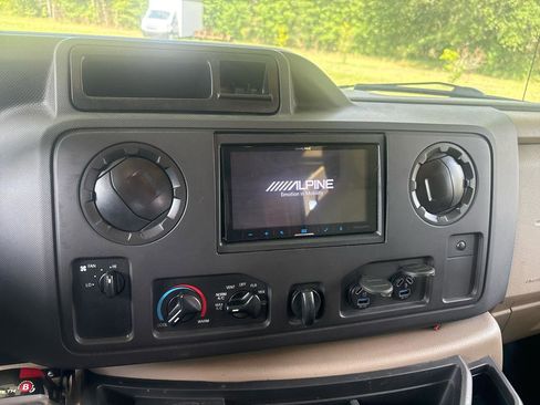 Used 2016 Ford E-450 and Econoline 450 Super Duty w/ Motorhome Prep Package RWD image 13