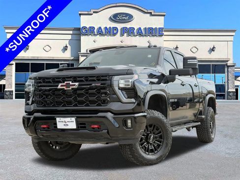 Used 2024 Chevrolet Silverado 2500 ZR2 w/ Technology Package AWD/4WD image 1