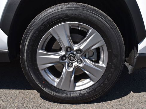 Certified 2024 Toyota RAV4 LE AWD/4WD image 28