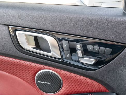 Used 2017 Mercedes-Benz SLC 300 image 10