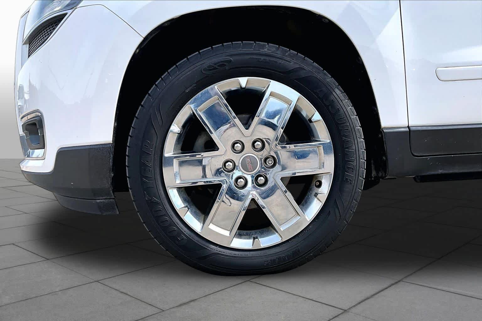 Used 2017 GMC Acadia Limited SLT FWD image 11