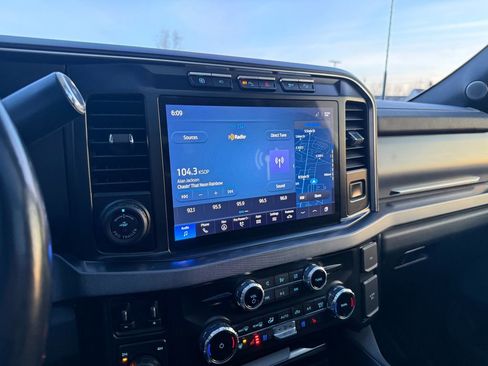 Used 2024 Ford F350 Platinum image 28