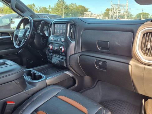 Used 2021 GMC Sierra 1500 AT4 w/ AT4 Preferred Package AWD/4WD image 11