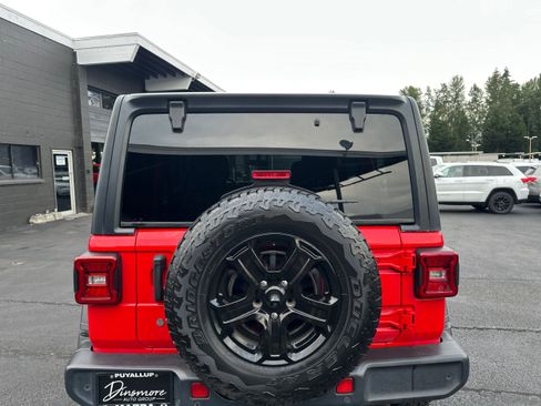 Used 2018 Jeep Wrangler Unlimited Sport S AWD/4WD image 24