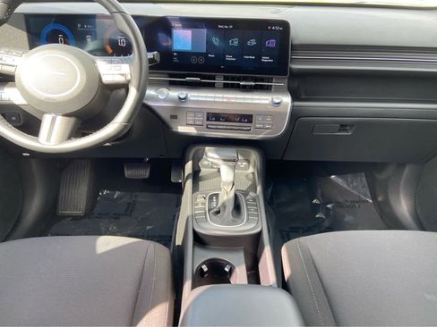 Used 2025 Hyundai Kona SEL AWD/4WD image 17