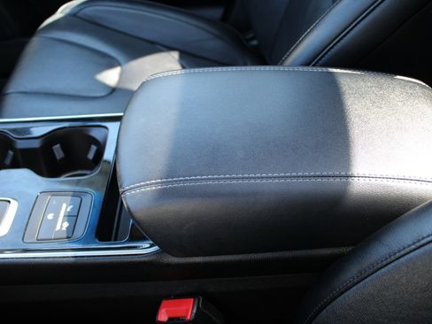 Used 2019 Ford Edge Titanium w/ Equipment Group 301A image 38