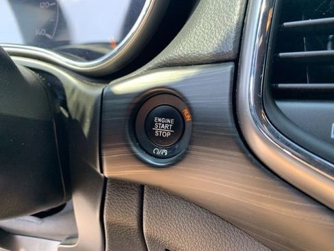 Used 2021 Jeep Grand Cherokee Laredo image 17