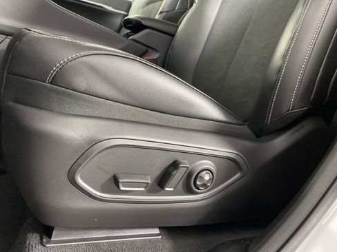 New 2026 Jeep Grand Cherokee Altitude image 16