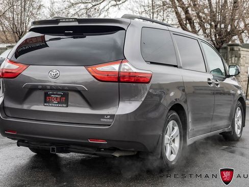 Used 2018 Toyota Sienna LE image 16
