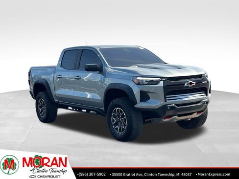 Certified 2024 Chevrolet Colorado ZR2 w/ Technology Package AWD/4WD image 9