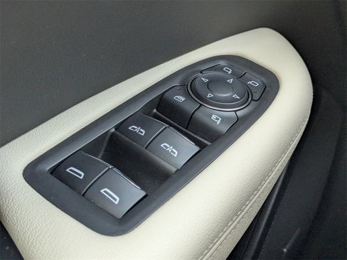 Used 2023 Cadillac XT6 Sport w/ Technology Package image 19