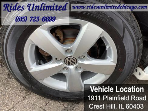 Used 2010 Volkswagen Routan SEL Premium FWD image 21