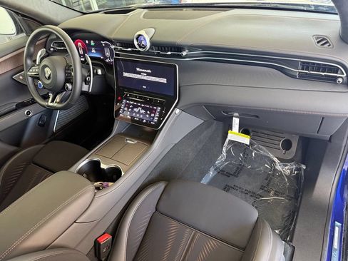 Certified 2025 Maserati Grecale Folgore AWD/4WD image 16