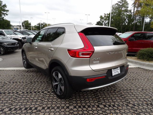 Certified 2024 Volvo XC40 B5 Plus w/ Climate Package AWD/4WD image 9
