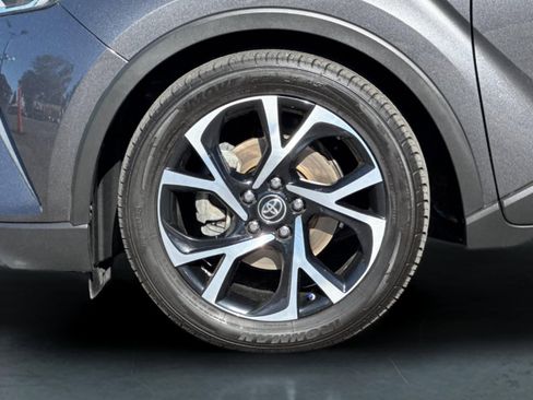 Used 2018 Toyota C-HR XLE FWD image 25