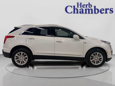 Used 2018 Cadillac XT5 AWD image 2
