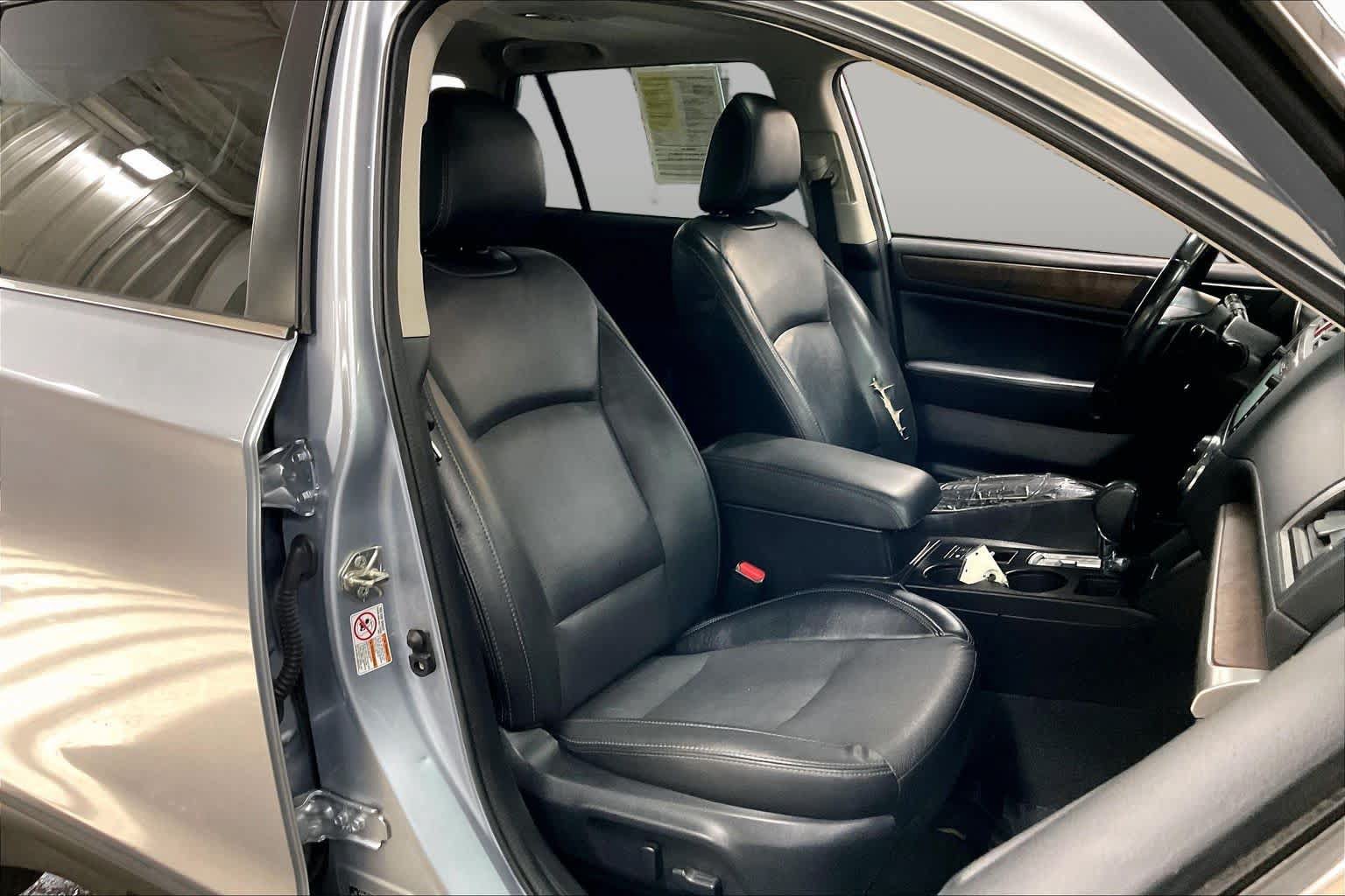 Used 2016 Subaru Outback 3.6R Limited AWD/4WD image 9