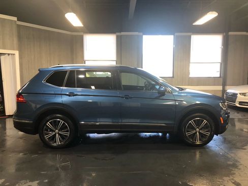 Used 2019 Volkswagen Tiguan SEL R-Line AWD/4WD image 7