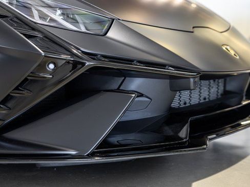 Used 2023 Lamborghini Huracan Tecnica RWD image 11