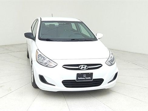 Used 2015 Hyundai Accent GLS image 2