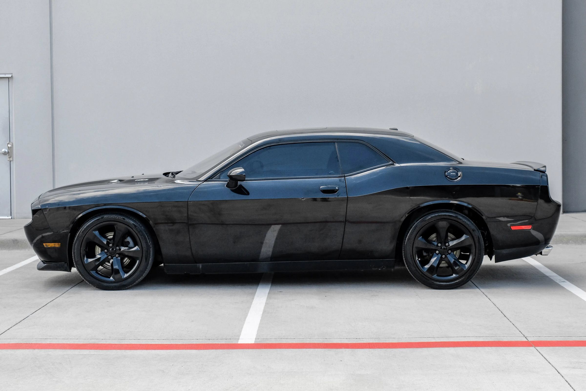 Used 2013 Dodge Challenger R/T w/ Blacktop Pkg RWD image 17