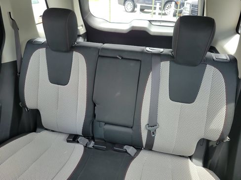 Used 2016 GMC Terrain SLE FWD image 12