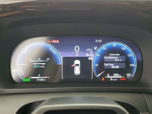 Used 2025 Toyota Crown Signia w/ Advanced Technology Package image 26