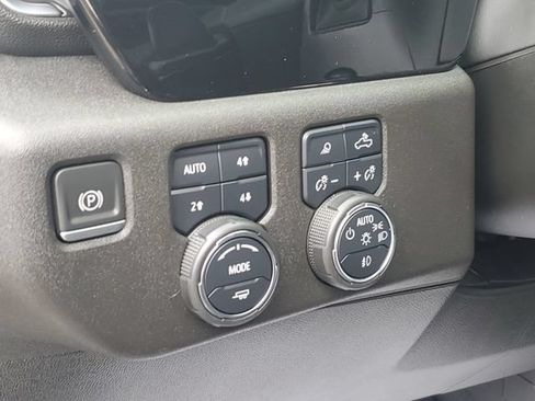 Used 2022 Chevrolet Silverado 1500 LTZ w/ LTZ Premium Package AWD/4WD image 8