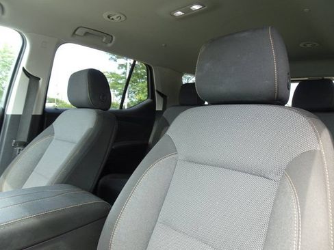 Used 2019 Chevrolet Traverse LT FWD image 10