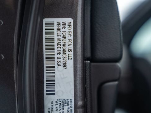 Used 2021 Jeep Grand Cherokee Laredo X AWD/4WD image 41