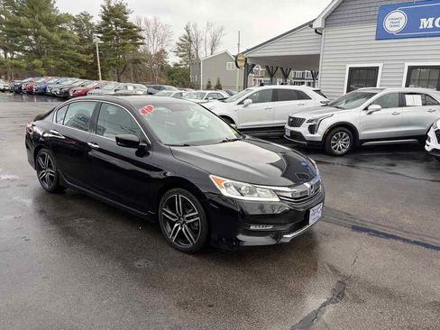 Used 2017 Honda Accord Sport Special Edition image 2