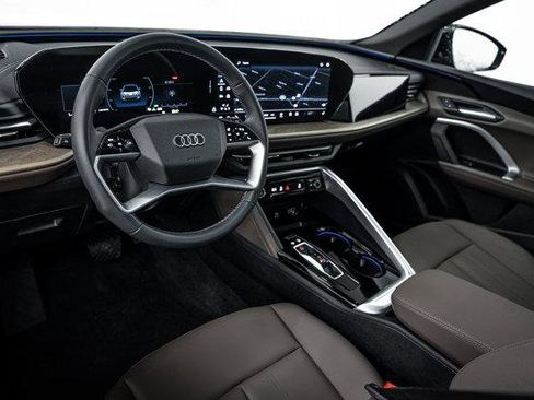 Certified 2025 Audi Q5 Premium w/ Convenience Package AWD/4WD image 8