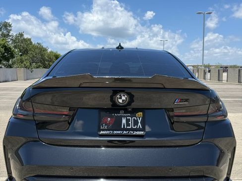 Used 2022 BMW M3 Competition w/ M Carbon Exterior Package AWD/4WD image 18
