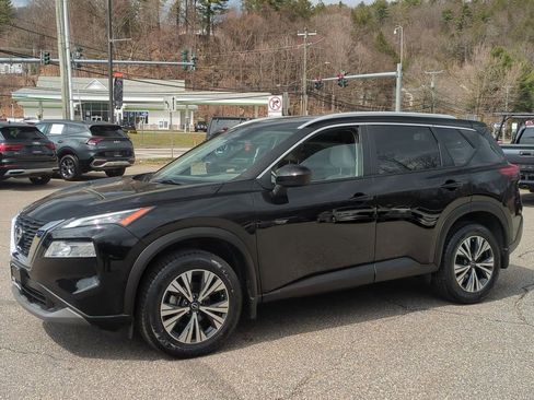 Used 2023 Nissan Rogue SV w/ SV Premium B Package AWD/4WD image 2