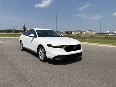 Used 2025 Honda Accord LX image 11