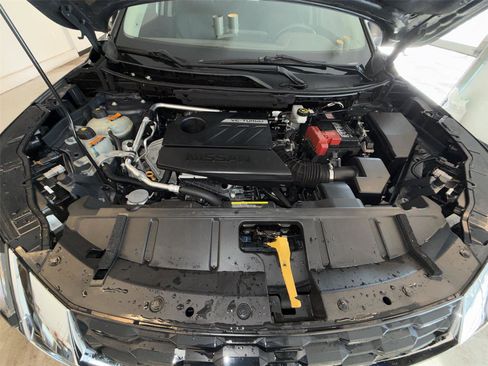 Used 2023 Nissan Rogue SL w/ SL Premium Package image 18