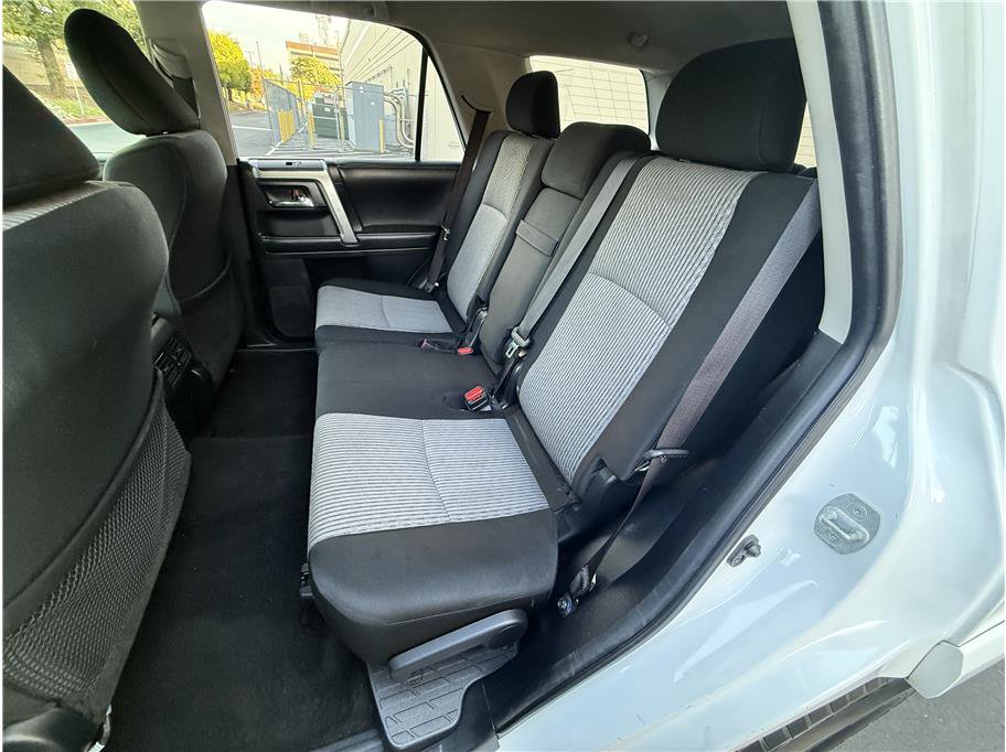 Used 2019 Toyota 4Runner SR5 AWD/4WD image 18