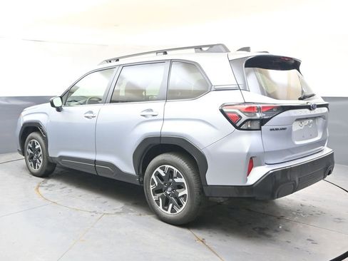 Certified 2025 Subaru Forester Premium AWD/4WD image 3