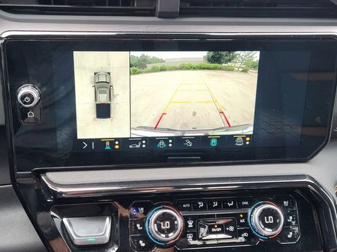 Used 2023 GMC Sierra 1500 AT4 w/ AT4 Preferred Package AWD/4WD image 15