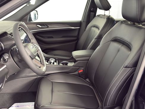 New 2026 Jeep Grand Cherokee L Limited image 11