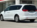 Used 2022 Chrysler Voyager LX image 4