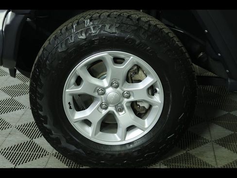 Used 2021 Jeep Wrangler Unlimited Islander image 9