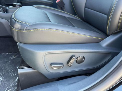 New 2025 Ford Maverick Lobo image 18