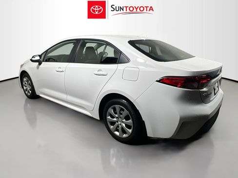 Used 2025 Toyota Corolla LE FWD image 6