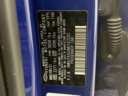 Used 2021 Hyundai Elantra Limited image 11