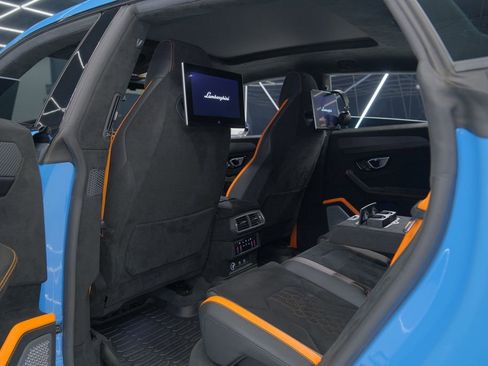 Used 2024 Lamborghini Urus Performante AWD/4WD image 50