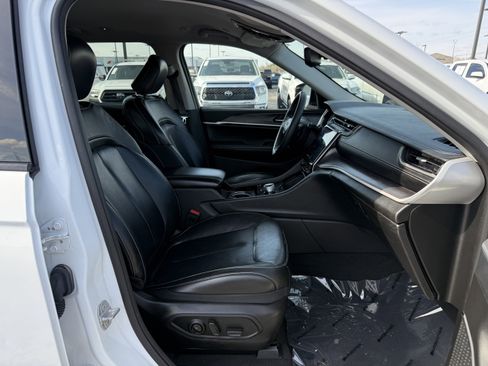 Used 2023 Jeep Grand Cherokee L Limited image 32