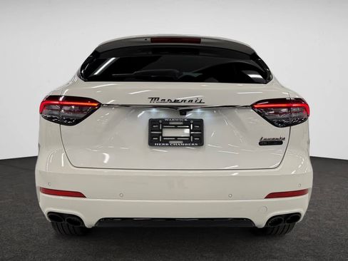 Used 2022 Maserati Levante GT image 11