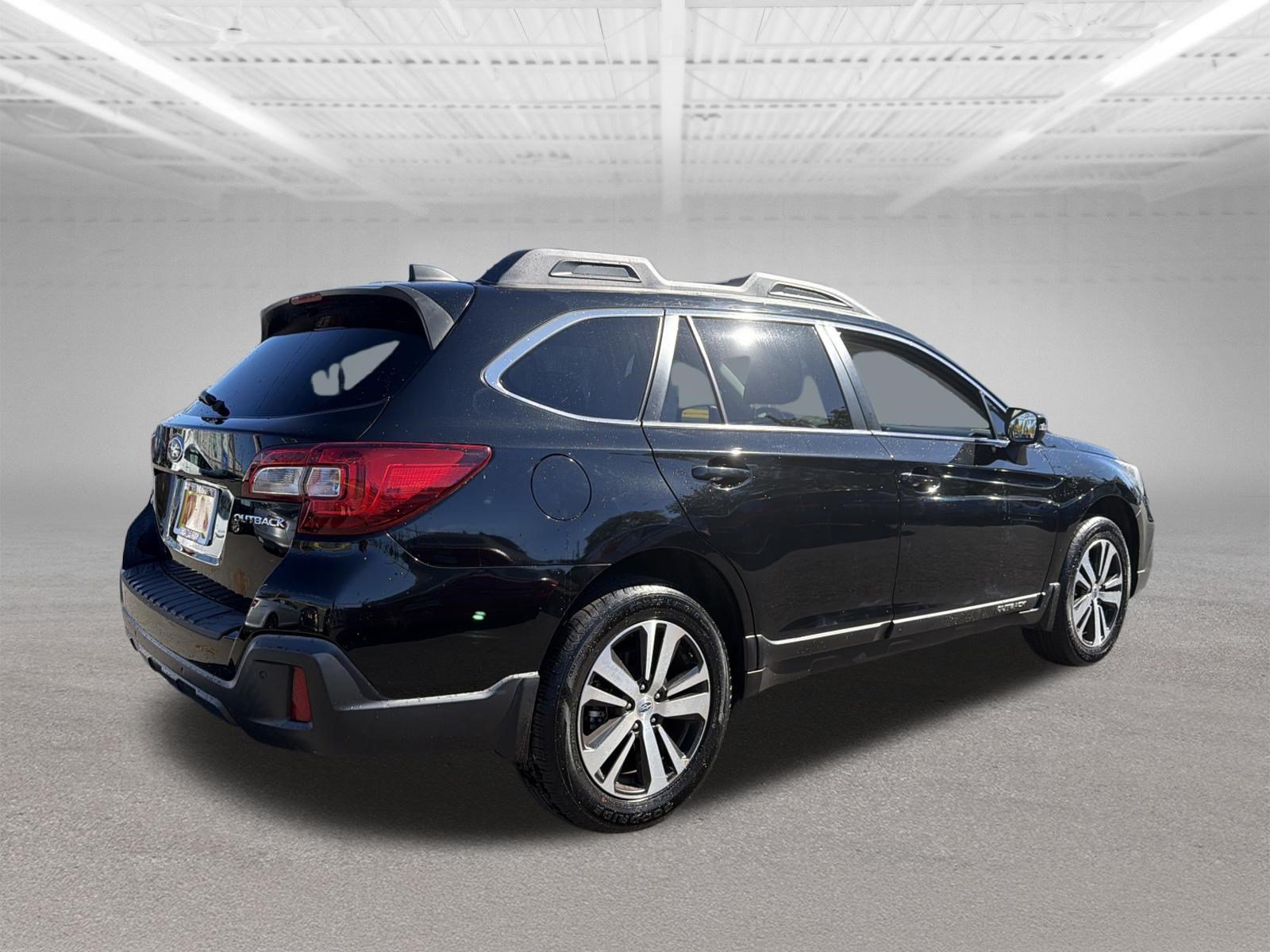 Used 2018 Subaru Outback 2.5i Limited AWD/4WD image 5