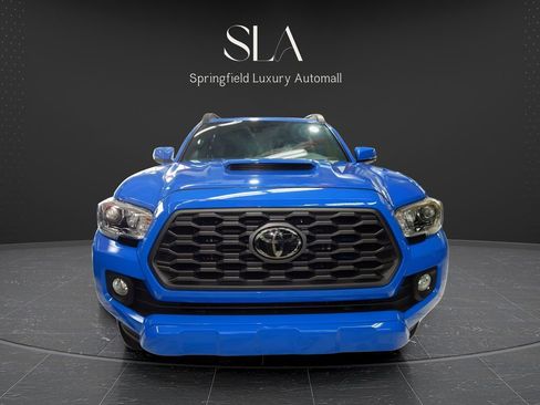 Used 2021 Toyota Tacoma TRD Sport AWD/4WD image 2